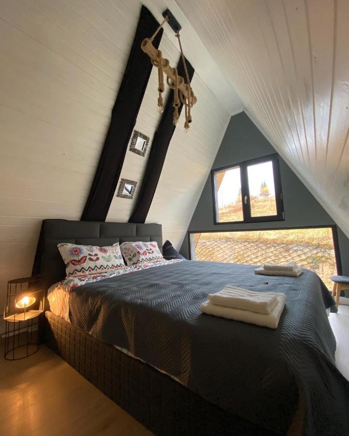 Nordik Cabin - Aframe With 2 Bedrooms Mărişel Exteriör bild